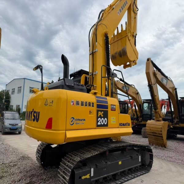 Used Komatsu PC200 Crawler Excavator